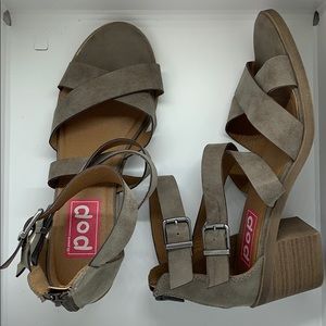 Pop Nicole Womens Wedge Sandals Wm size 9.5